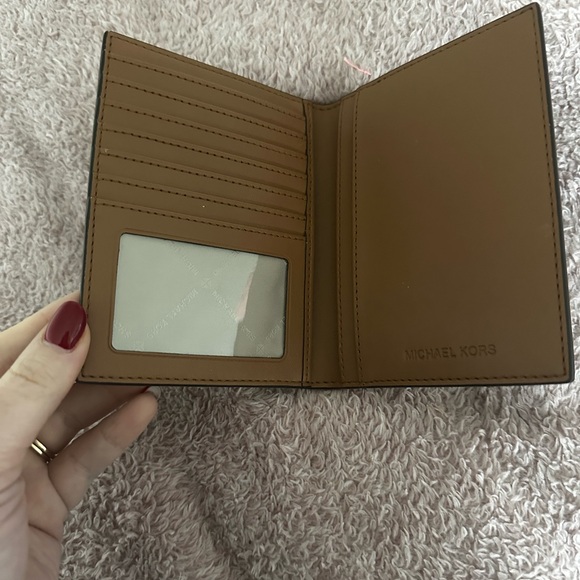 Michael Kors Passport Holder/Wallet - Picture 3 of 3
